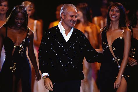 morte gianni versace repubblica|Gianni Versace: 23 anni fa la tragica morte .